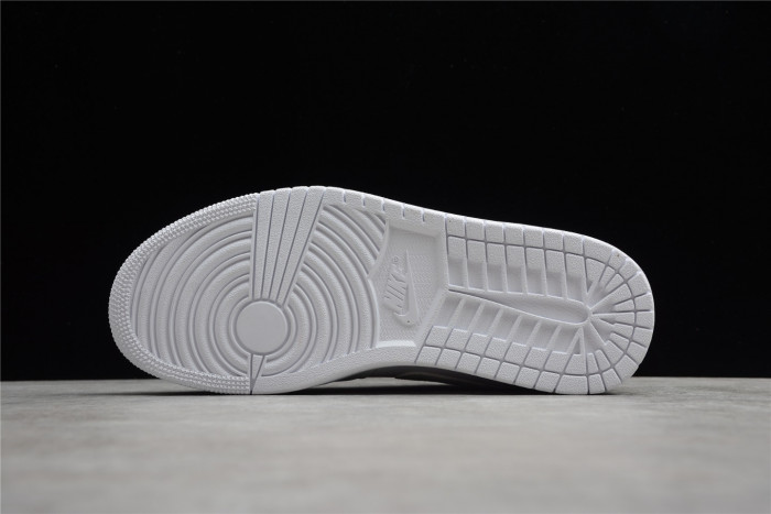 jordan 1 low  tumbled leather 553558-130