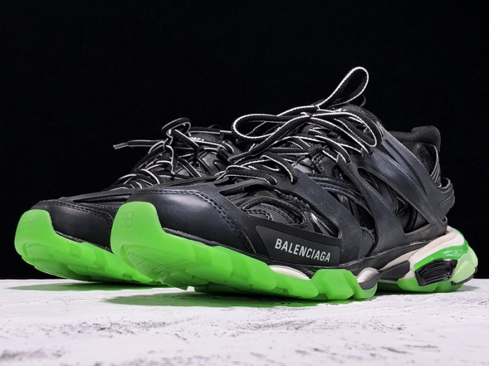Ba*len*cia*ga track trainer
