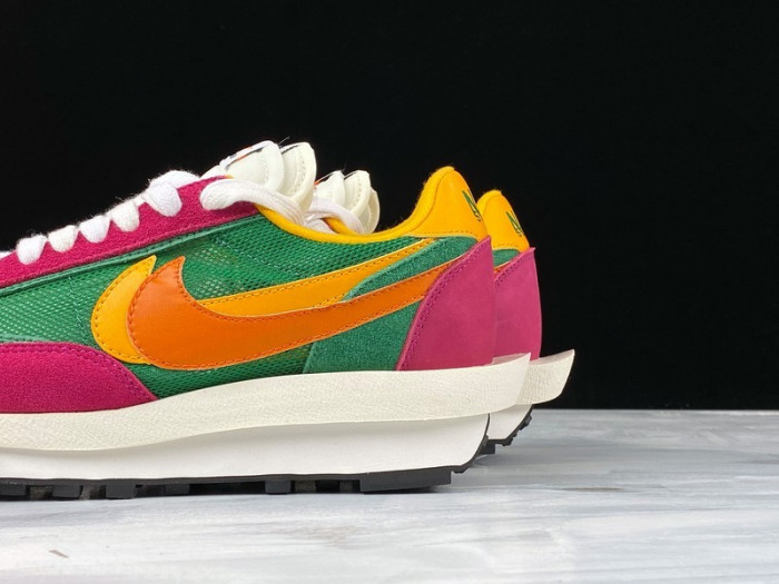 nike ld waffle sacai pine green bv0073-301