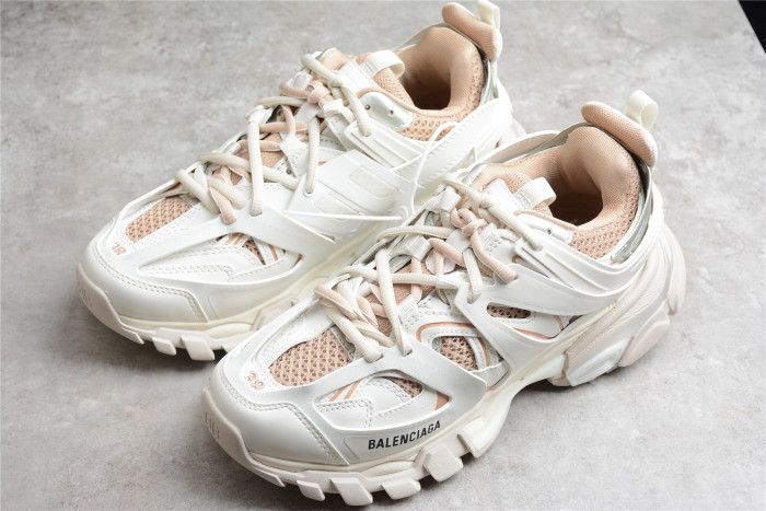 Ba*len*cia*ga track trainer