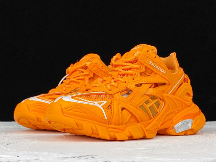 Ba*len*cia*ga track trainer