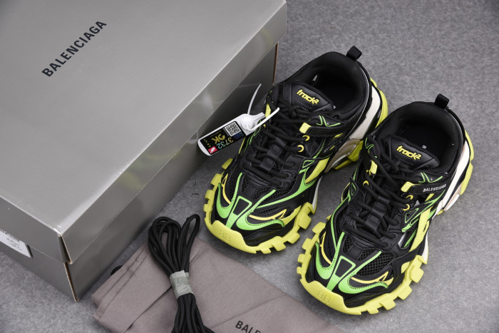 Ba*len*cia*ga track trainer